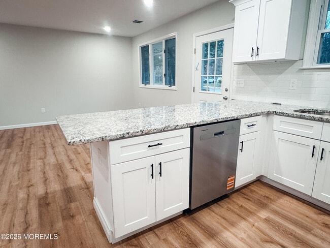 Building Photo - 827 Rogers St