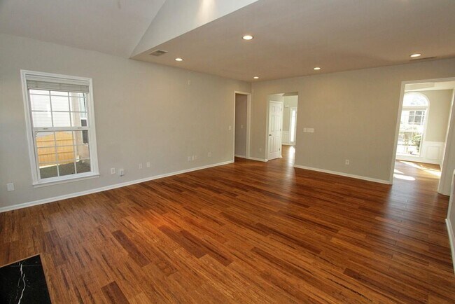 Building Photo - 5057 Bethpage Dr NE