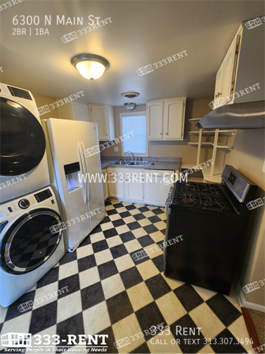 Building Photo - 6300 N Main St