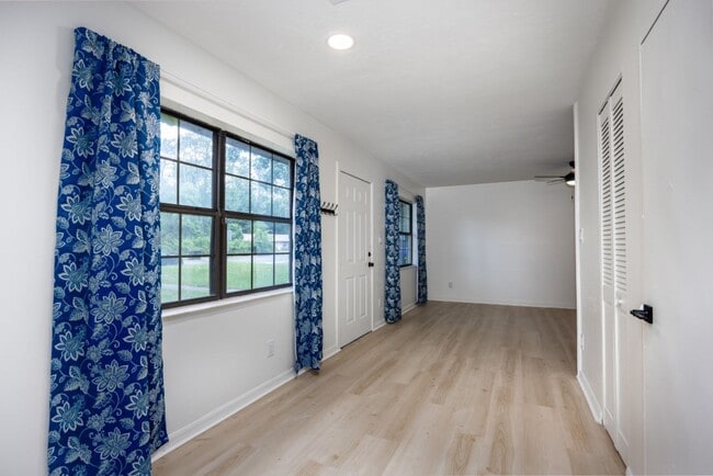Building Photo - Pine Forest-Valdes