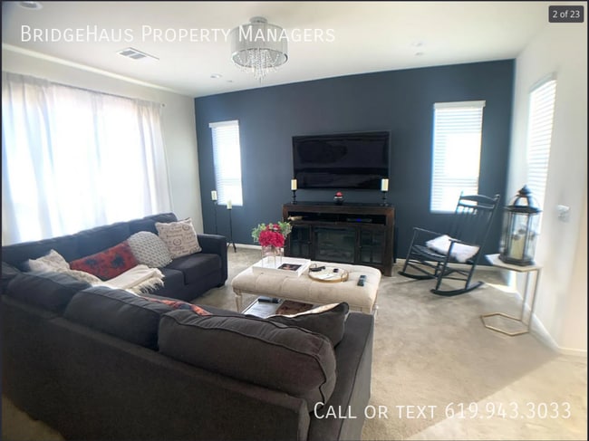 Building Photo - 1005 Cam. Aldea