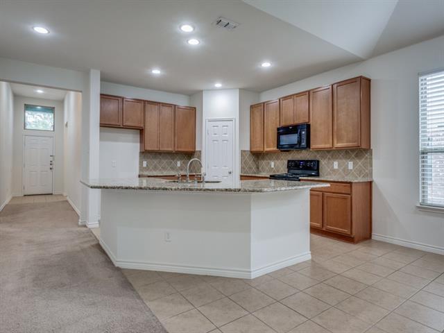 Building Photo - 8737 Maple Ridge Trail