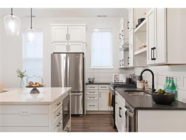 Building Photo - 366 Magnolia Ln