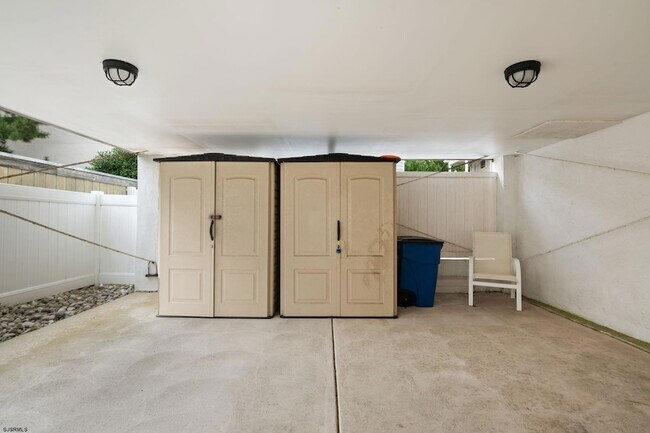 Building Photo - 22 S Washington Ave