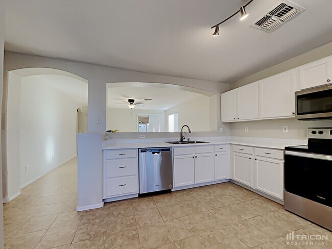 Building Photo - 2013 S 86th Dr