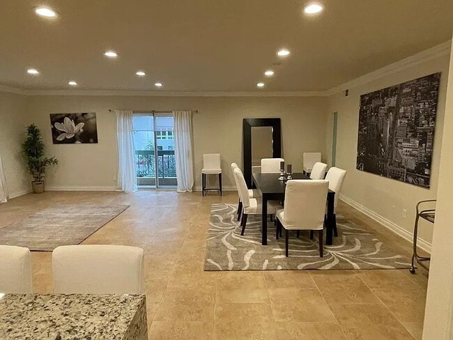 Building Photo - 5354 Lindley Ave