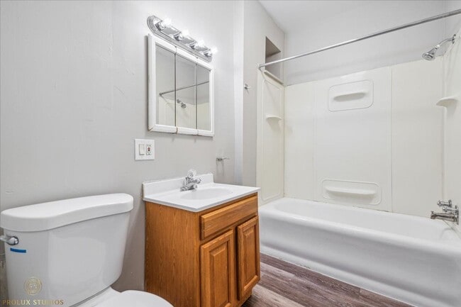 Building Photo - 5041 W 18th St