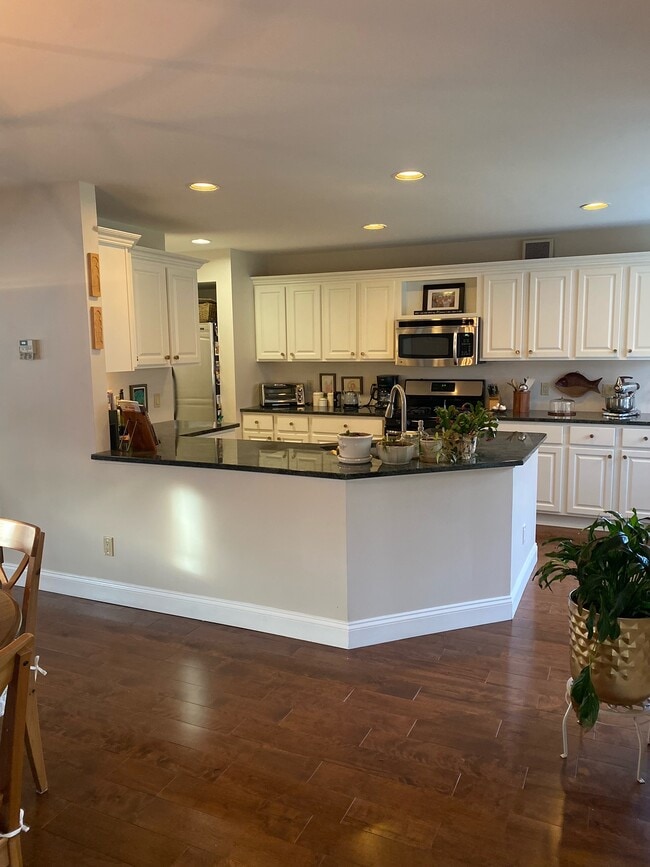 Building Photo - 12 Stannard Dr