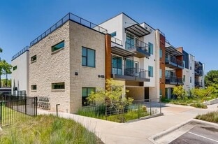 Building Photo - 207 W Johanna St