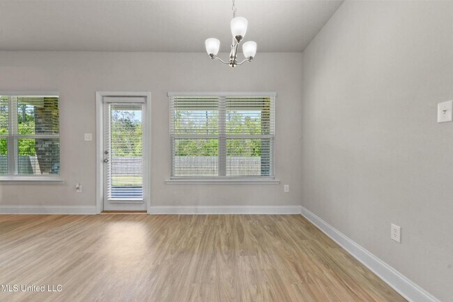 Building Photo - 12213 Savannah Cir
