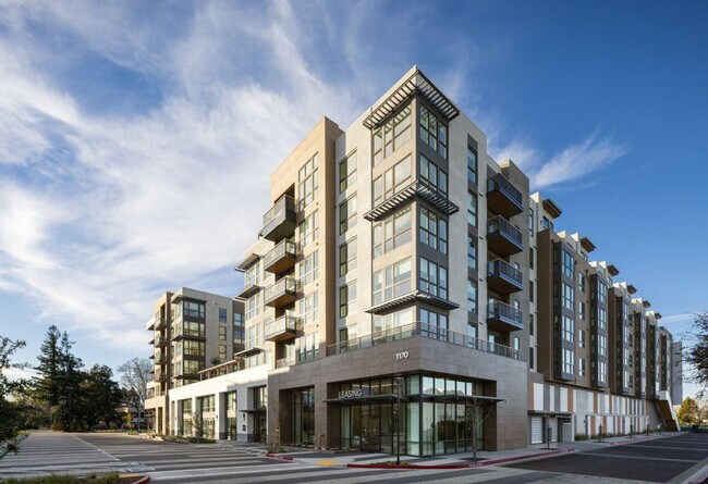 Building Photo - 1001 N Shoreline Blvd