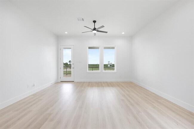 Building Photo - 25206 Sausalito Dr