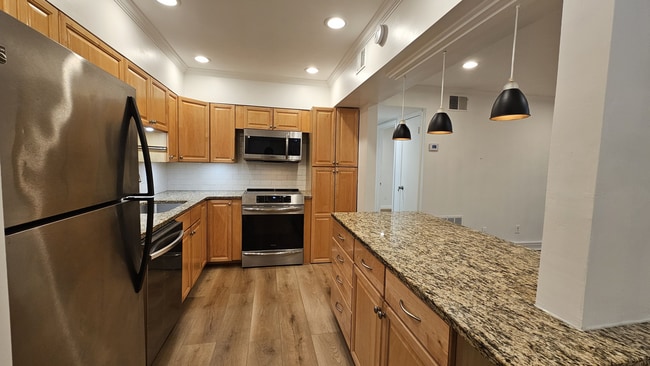 Building Photo - 3107 Colonial Way