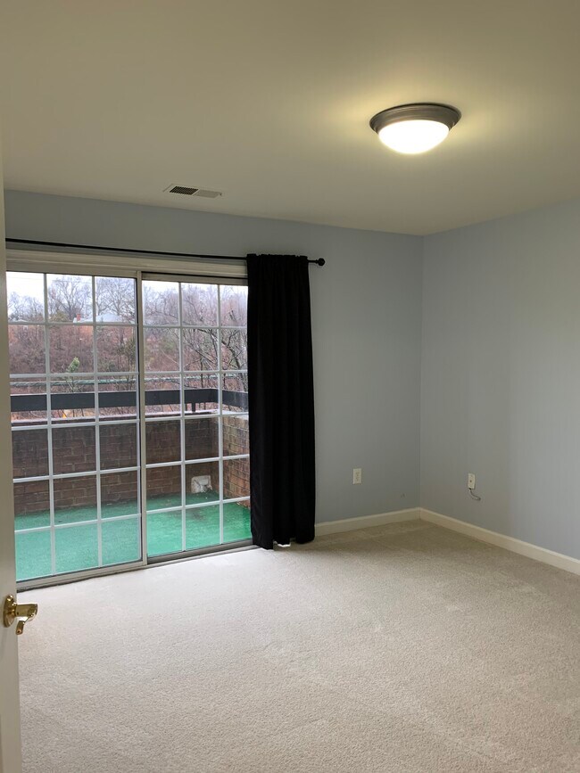 Balcony - 6916 Fairfax Dr