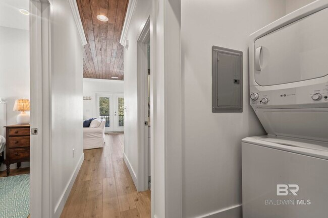 Building Photo - 5665 Armadillo Ave