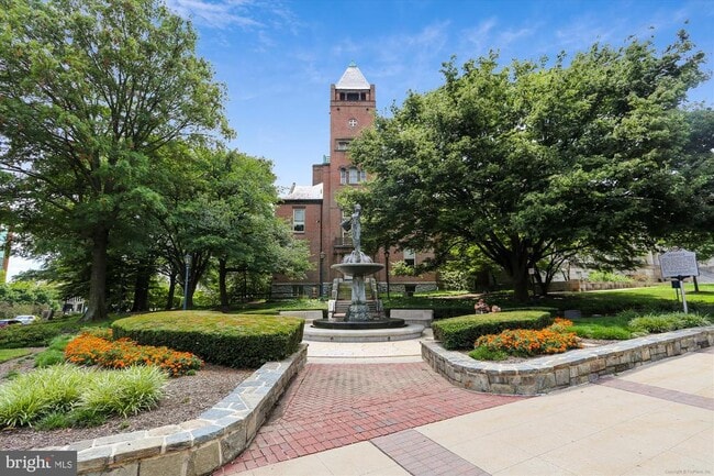 Building Photo - 502 Lawson Way