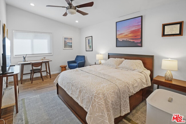 Building Photo - 6505 Dume Dr