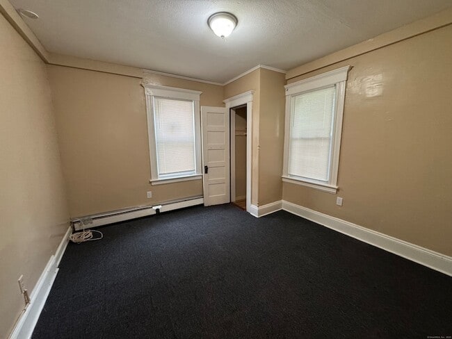 Building Photo - 224 Sheridan St