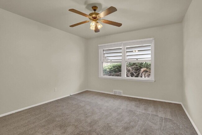 Building Photo - 2318 Templeton Gap Rd