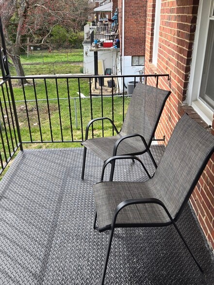 Building Photo - 1511 Woodbourne Ave