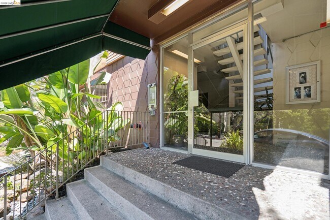 Building Photo - 94 Bayo Vista Ave