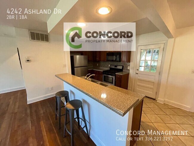 Building Photo - 4242 Ashland Dr