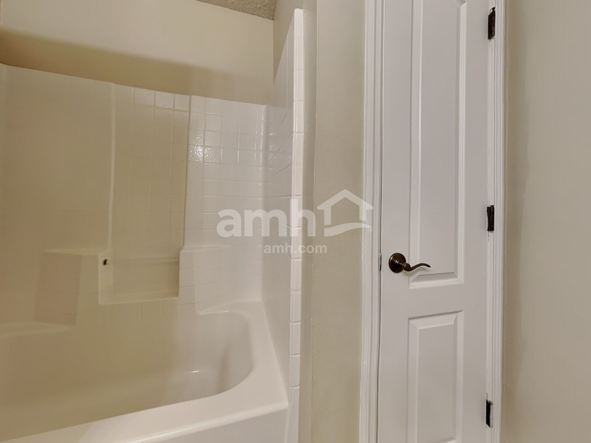 Building Photo - 11501 Brian Lakes Dr N