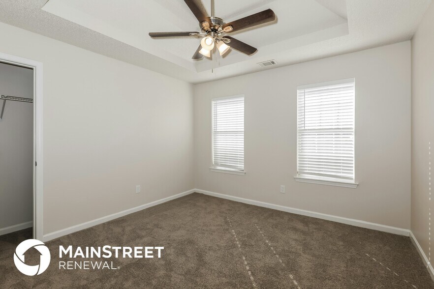 Building Photo - 1055 Field View Dr