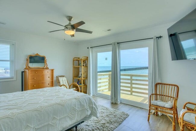 Building Photo - OCEANFRONT FURNISHED OFF-SEASON MONTHLY RE...