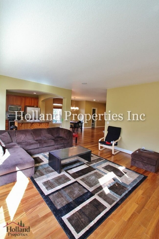 Building Photo - 5502 NE Lagos Ct