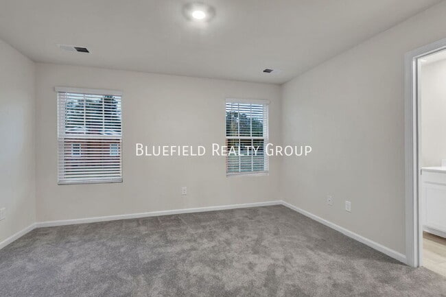 Building Photo - 808 Harper St