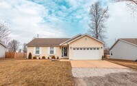 Building Photo - 3bd/2ba home available in December