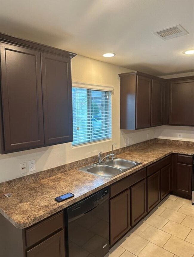 Building Photo - 20139 Linden Spruce Ln