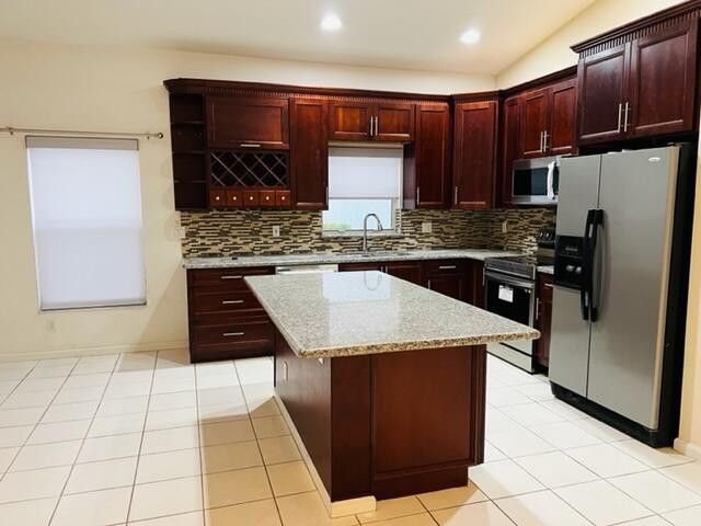 Building Photo - 10787 Fillmore Dr