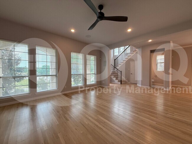 Building Photo - 732 Patriot Ln