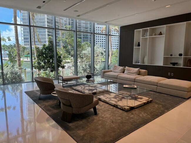 Building Photo - 300 Biscayne Blvd Way