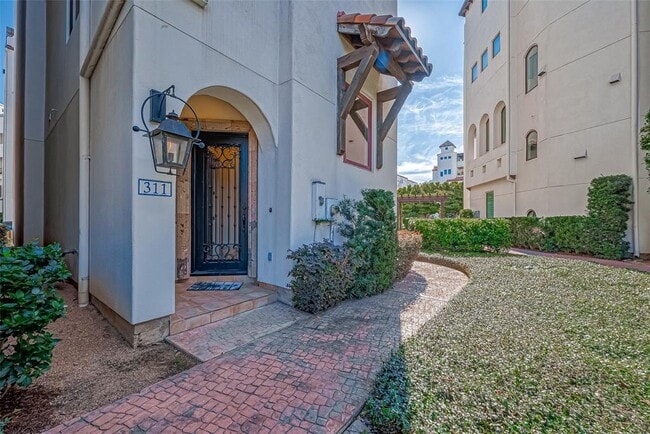Building Photo - 311 Calle Sevilla Pl