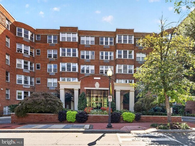 Building Photo - 2500 Q St NW