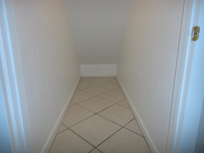 Building Photo - 15060 Corby Ct