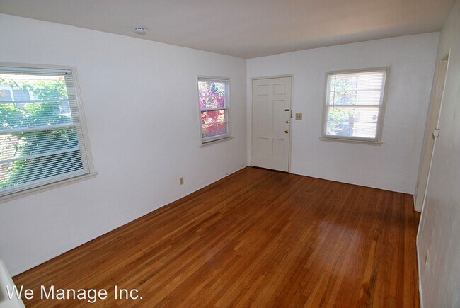 Building Photo - 1218 E 1st St