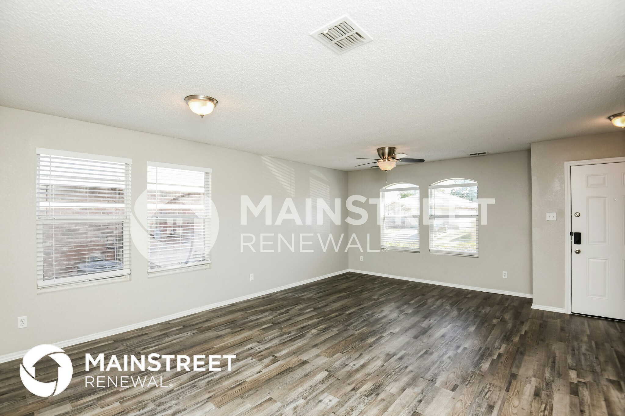 Building Photo - 8768 Stonebriar Ln