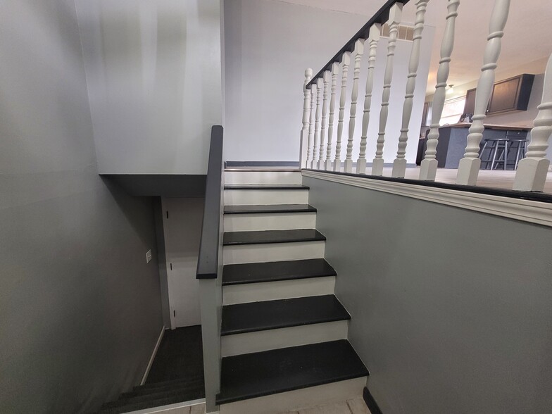 Building Photo - 2207 Weathered Rock Rd