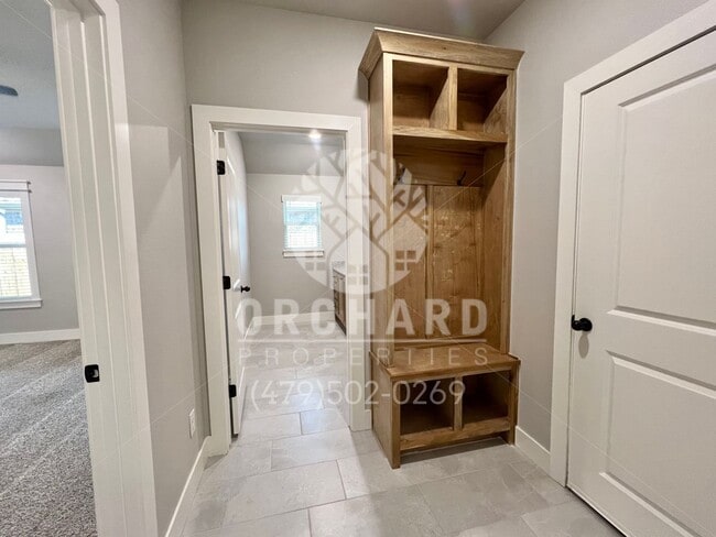 Building Photo - Single Family Home- Well-Sought After Well...