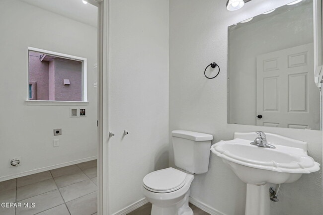 Building Photo - 14188 Strata Rock Dr