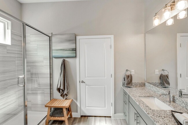 Building Photo - 5553 Lockhart Ln