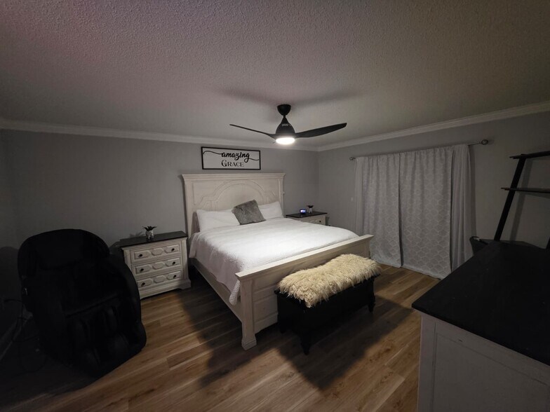 Building Photo - 2430 Canopy Dr