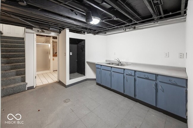 Building Photo - 6144 Winthrop Ave