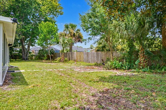 Building Photo - Charming Rental on Quiet Cul-de-Sac!
