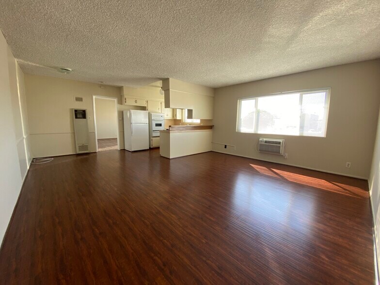 Living room - The Frontier