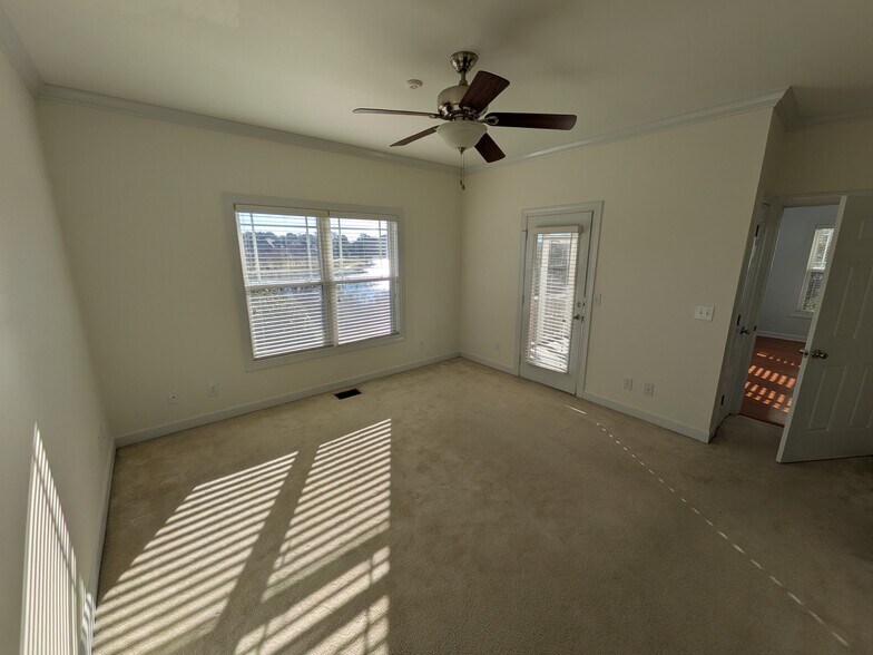 Building Photo - 927 Kensington Park Rd